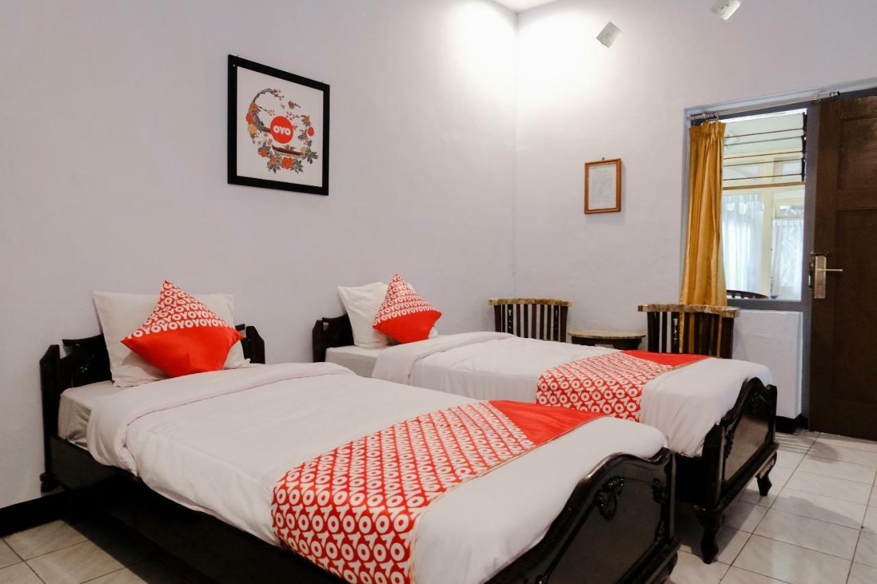 Hotel Palem 1 Syariah Redpartner Malang Oda fotoğraf